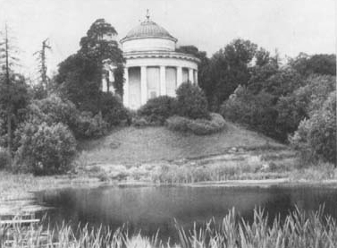 Храм-усыпальница в усадьбе Никольское-Черенчицы